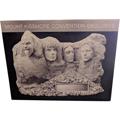 Mt. KISSmore (Convention Exclusive)